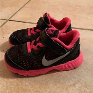 Toddler nike shoes